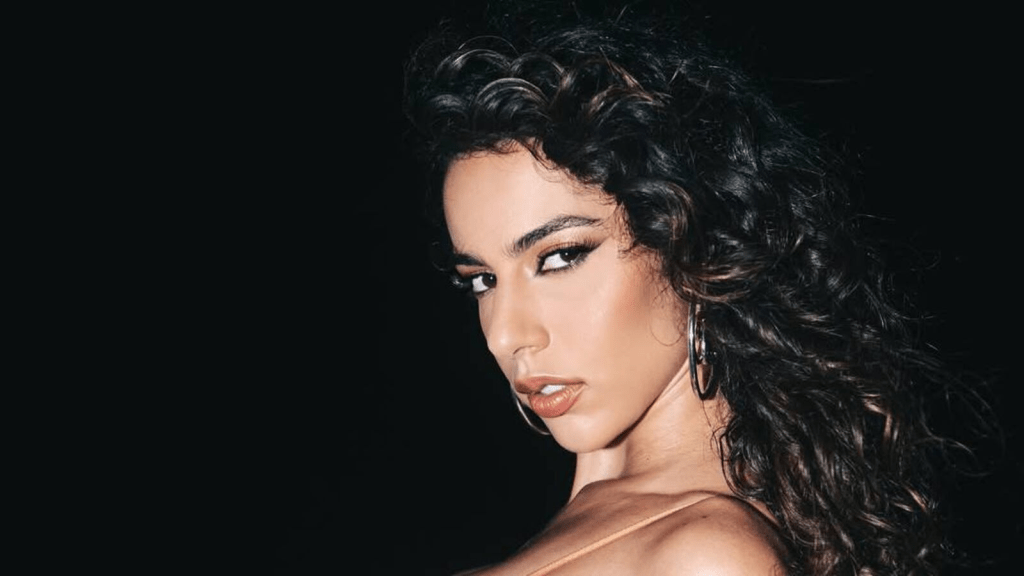 Marina Sena volta às origens com sonoridade do novo álbum, mas perde chance de mudar de&nbsp;tema